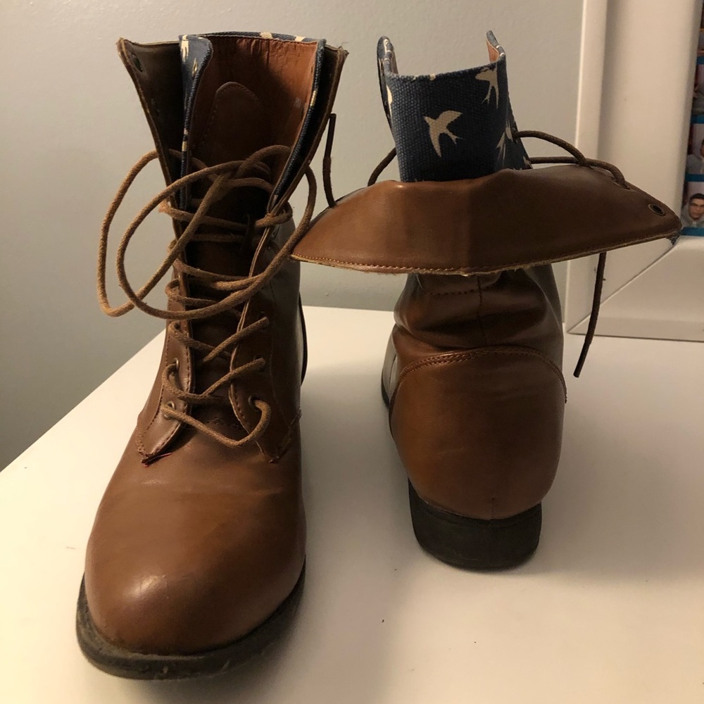 Boots - Picture 2 of 3